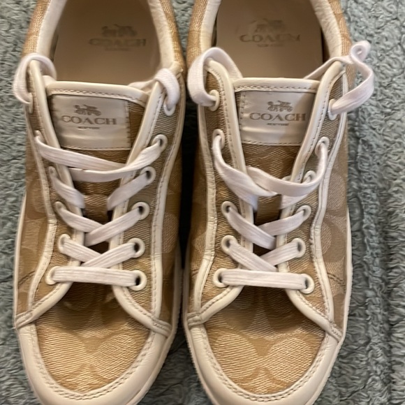 Coach Percy Low Top Sneaker In Signature Canvas - Picture 3 of 9